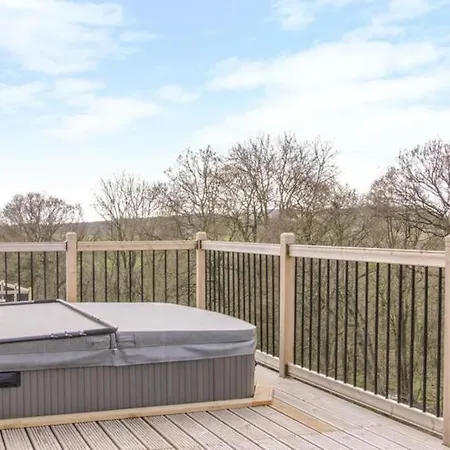 Fabulous Detached Lodge With Hot Tub Two Nights Minimum Stay Bridgnorth Exterior photo
